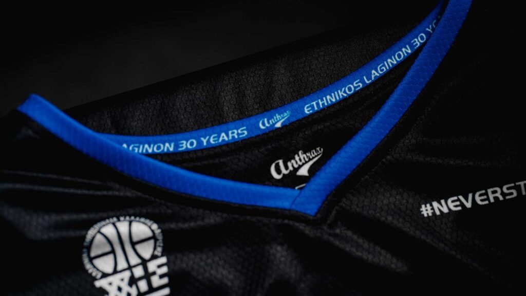 Λεπτομέρεια της φανέλας Black Jersey